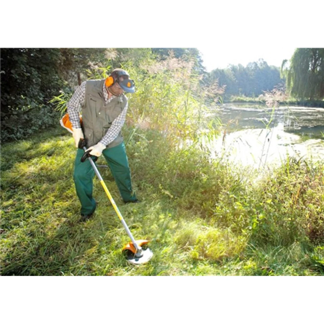 Benzin-Freischneider STIHL FS 70 RC‑E – leistungsstark, vielseitig und ideal für anspruchsvolle Gartenarbeiten – Bild 4