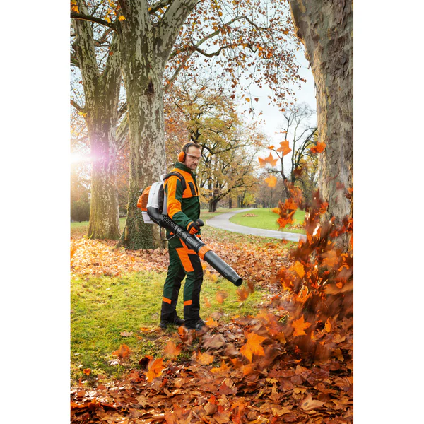 Rucksack-Laubbläser STIHL BR 450 C-EF – elektrisch startbar – Bild 2