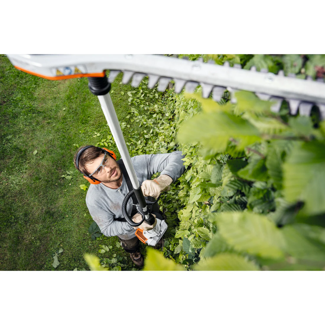 STIHL HL 94 C-E Benzin-Heckenschere auf Stange Profi – Bild 3