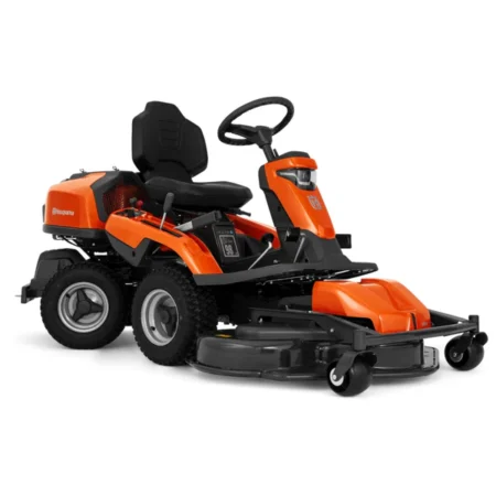 Husqvarna R316TX AWD Rider Traktor mit Frontmäher auf gepflegtem Rasen, ideal für große Gärten und präzises Mähen