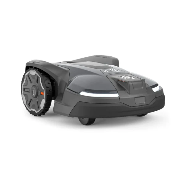 Husqvarna Automower AM 430X NERA Roboter-Rasenmäher im Einsatz auf mittlerem bis großem Garten, effizient, autonom und wetterfest