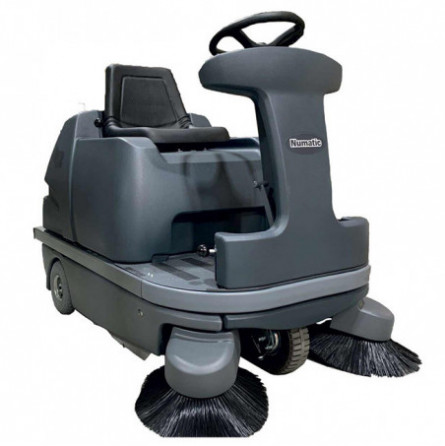 Numatic NU12 Selbstfahrende Akku-Kehrmaschine mit Ladegerät, leistungsstark, flexibel und selbstfahrend für kleine bis große FlächenNumatic NU12 Selbstfahrende Akku-Kehrmaschine mit Ladegerät, leistungsstark, flexibel und selbstfahrend für kleine bis große Flächen