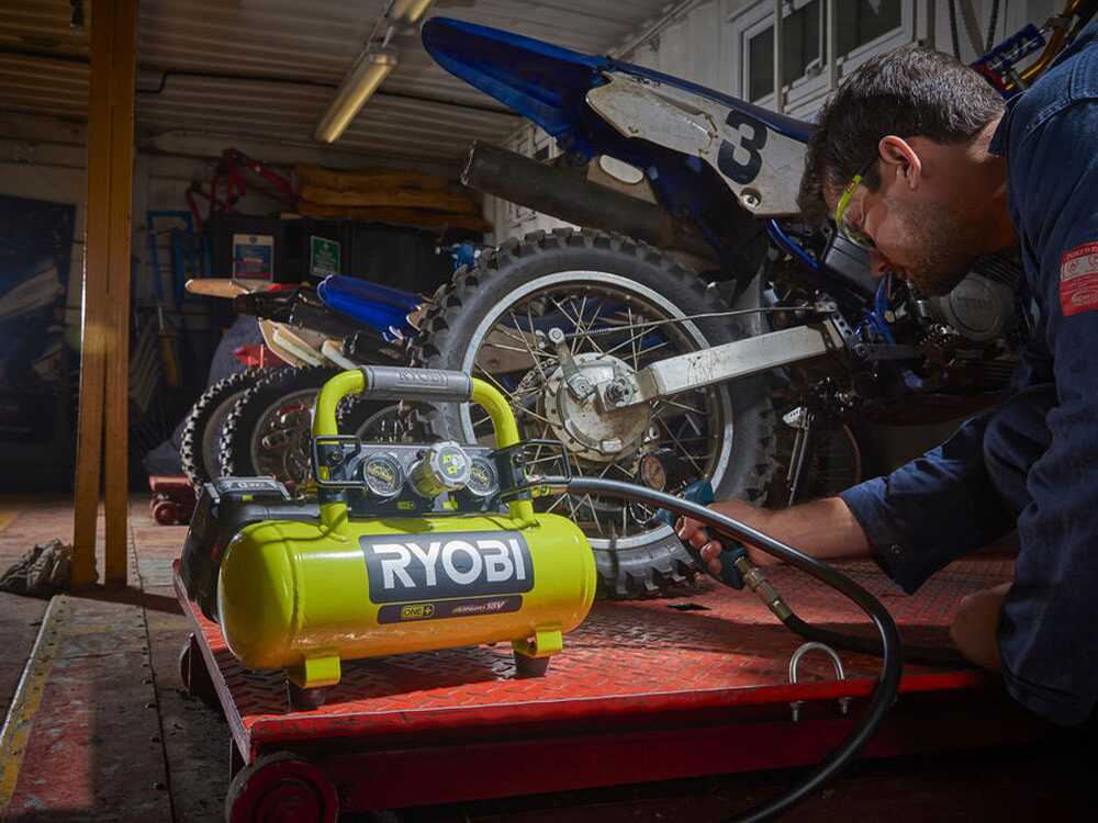 Leiser tragbarer Ryobi Akku-Kompressor 18 V ohne Batterie – Bild 4