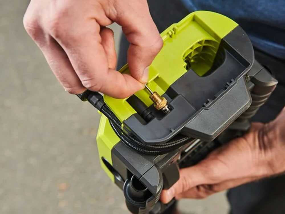 Leiser tragbarer Ryobi Akku-Luftkompressor 18 V 2 Ah – Bild 4