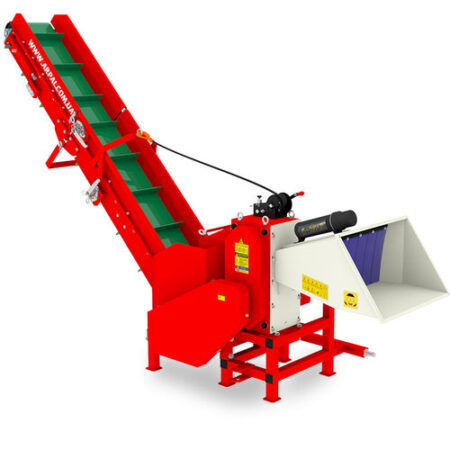 Holzbrecher AM-120TR-K Traktor 120 mm 24 PS – Hochleistungs-Holzzerkleinerer für landwirtschaftliche und forstwirtschaftliche Anwendungen.
