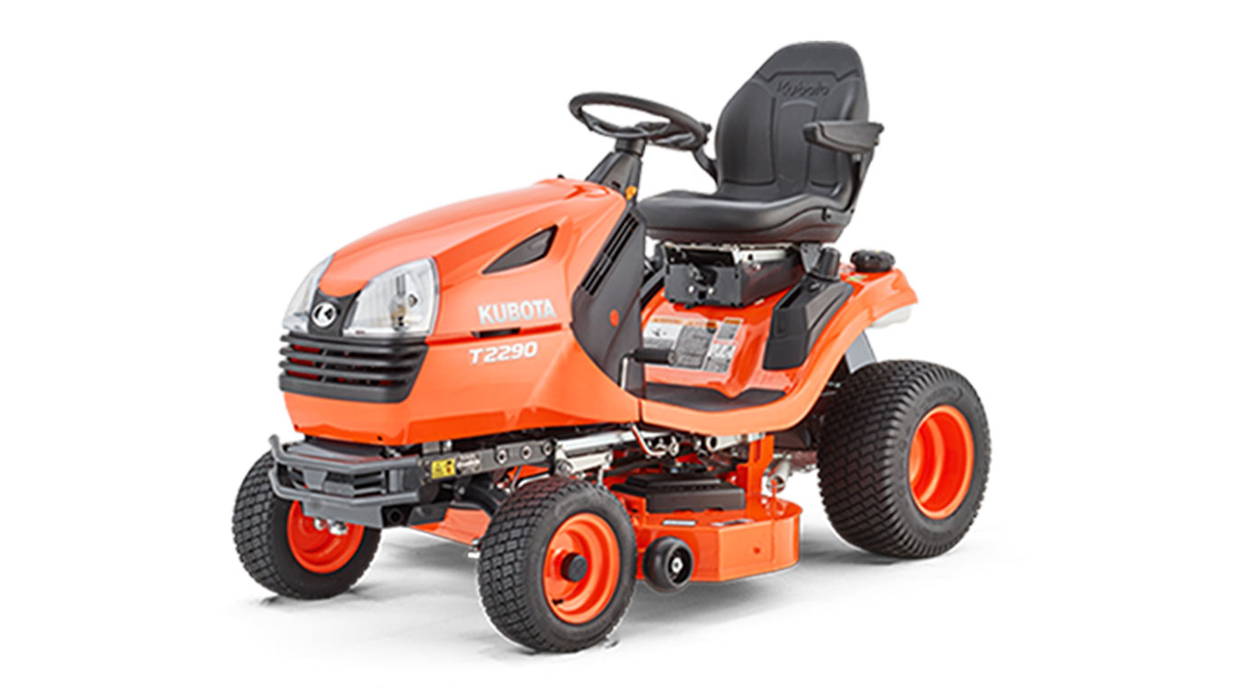 Kubota T2290KW Aufsitzmäher bei der Pflege einer großen Rasenfläche mit präzisem Schnittbild.